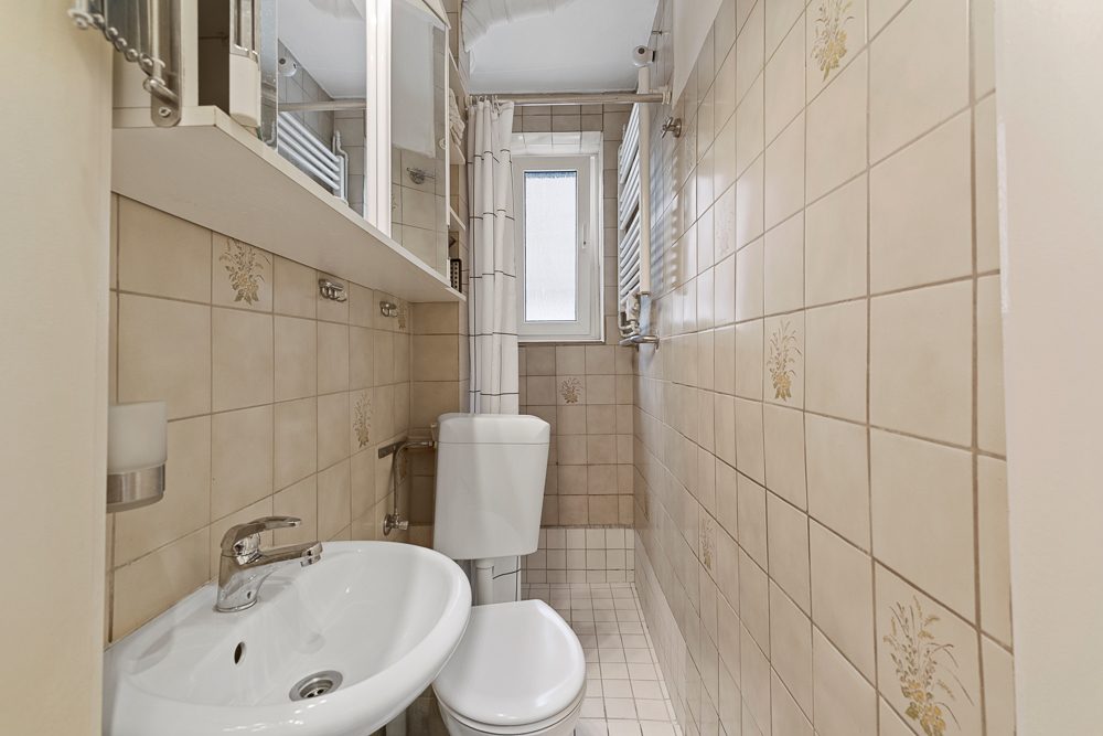 Immobilienangebot - Lübeck - Alle - Zinshaus mit 3 vermieteten Wohnungen in ruhiger Wohnlage von Lübeck!