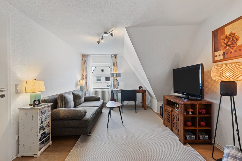 Immobilienangebot - Lübeck - Alle - Zinshaus mit 3 vermieteten Wohnungen in ruhiger Wohnlage von Lübeck!