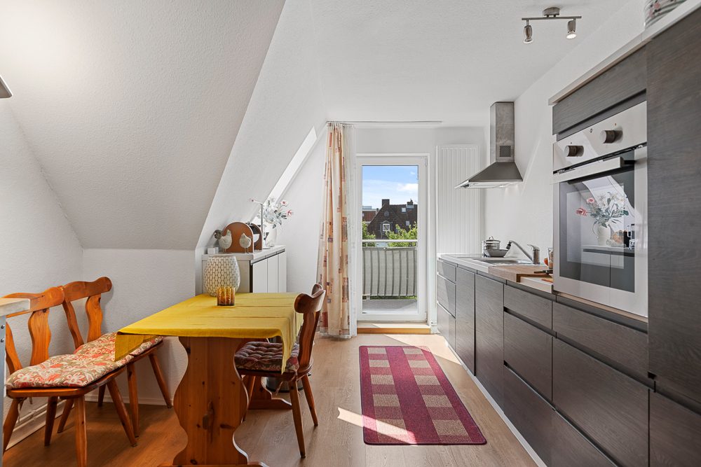 Immobilienangebot - Lübeck - Alle - Zinshaus mit 3 vermieteten Wohnungen in ruhiger Wohnlage von Lübeck!
