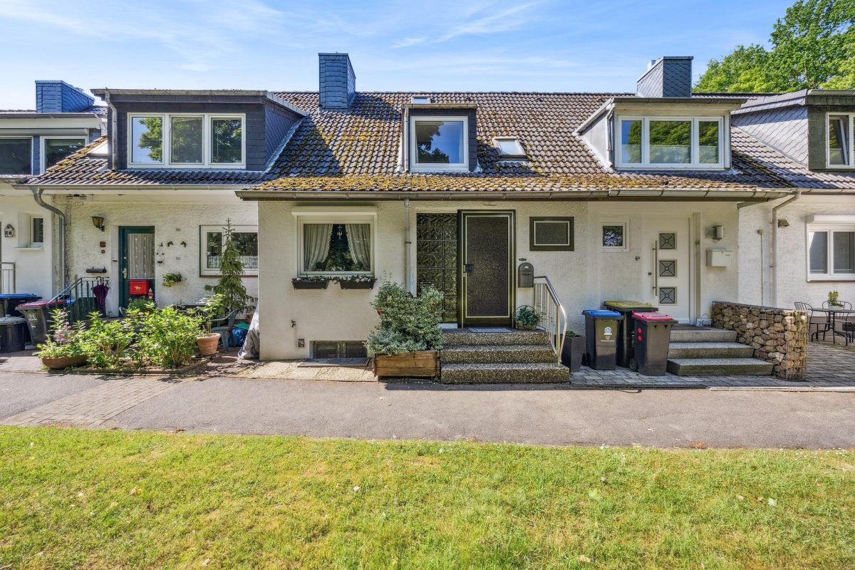 Immobilienangebot - Hamburg / Rahlstedt - Alle - Charmantes Reihenhaus in schöner, ruhiger Wohnlage in Rahlstedt