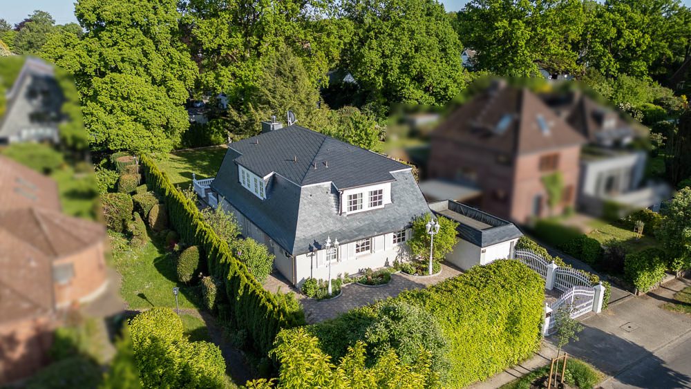 Immobilienangebot - Hamburg / Volksdorf - Alle - Repräsentative Villa mit exklusiver Ausstattung in bester Lage von Hamburg-Volksdorf!