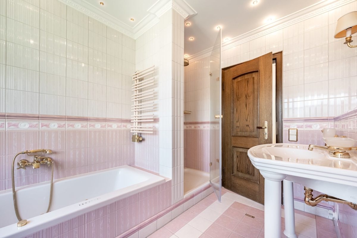 Immobilienangebot - Hamburg / Volksdorf - Alle - Repräsentative Villa mit exklusiver Ausstattung in bester Lage von Hamburg-Volksdorf!