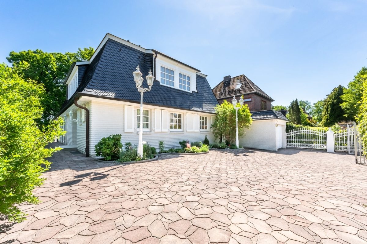 Immobilienangebot - Hamburg / Volksdorf - Alle - Repräsentative Villa mit exklusiver Ausstattung in bester Lage von Hamburg-Volksdorf!