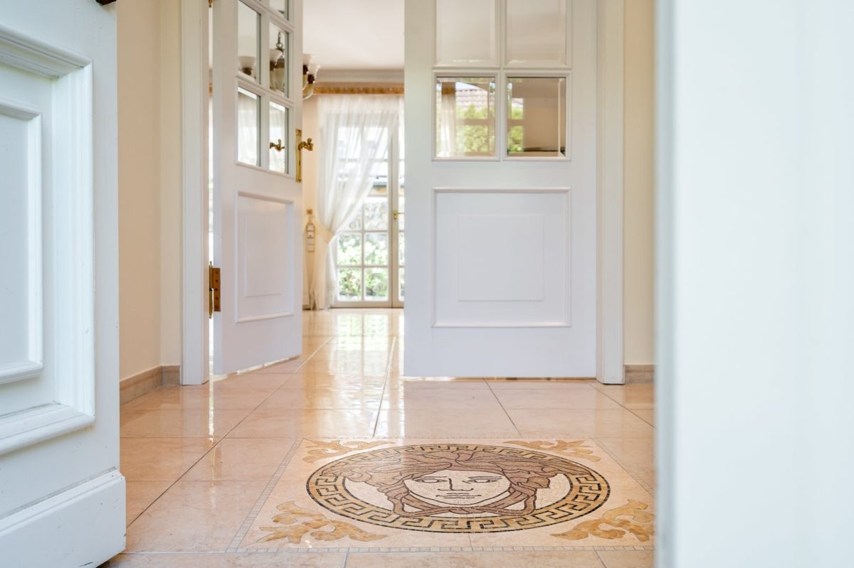 Immobilienangebot - Hamburg / Volksdorf - Alle - Repräsentative Villa mit exklusiver Ausstattung in bester Lage von Hamburg-Volksdorf!