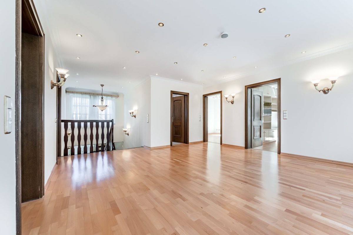 Immobilienangebot - Hamburg / Volksdorf - Alle - Repräsentative Villa mit exklusiver Ausstattung in bester Lage von Hamburg-Volksdorf!