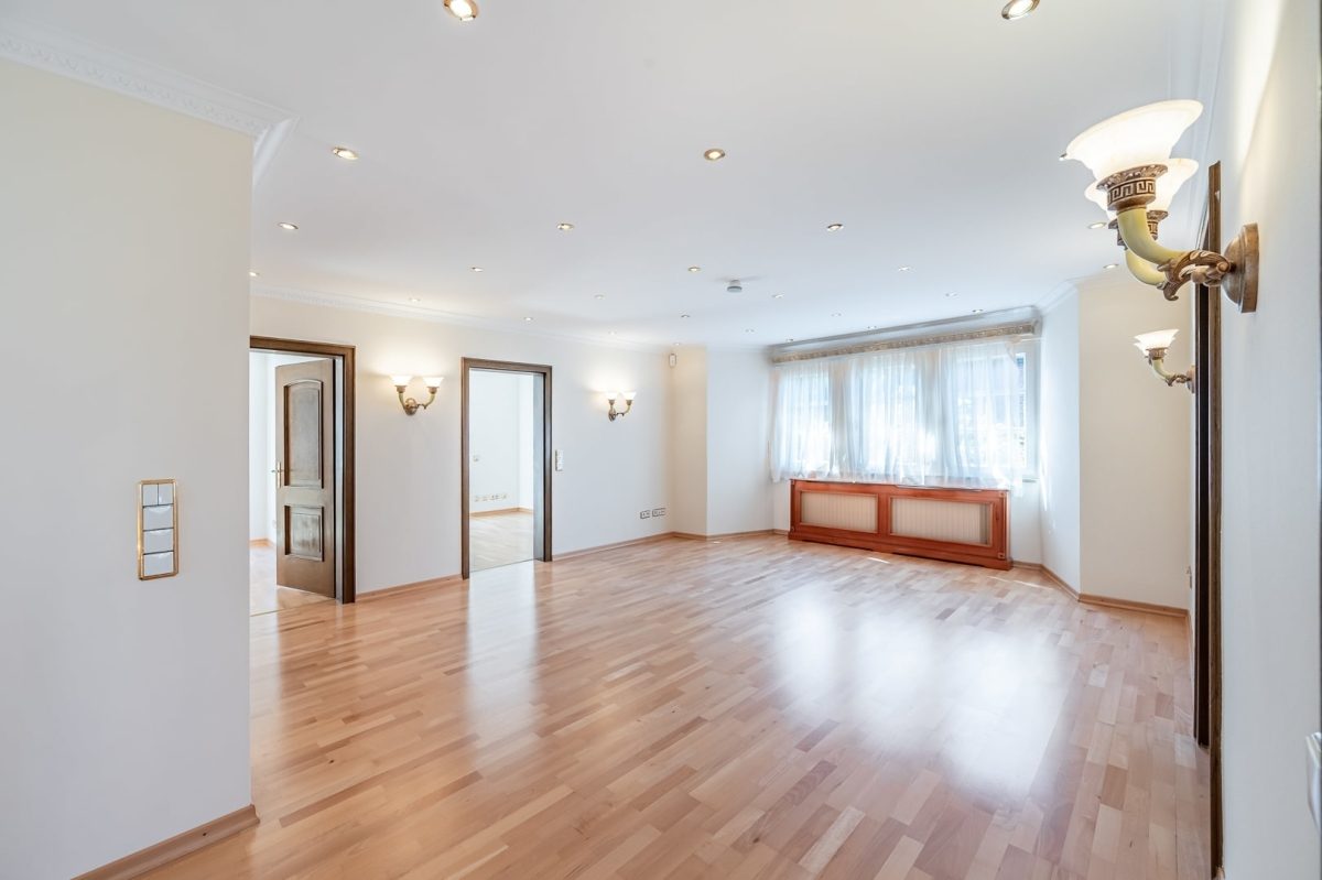 Immobilienangebot - Hamburg / Volksdorf - Alle - Repräsentative Villa mit exklusiver Ausstattung in bester Lage von Hamburg-Volksdorf!