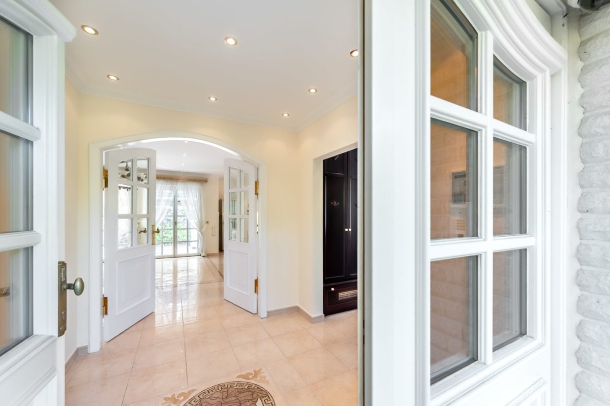 Immobilienangebot - Hamburg / Volksdorf - Alle - Repräsentative Villa mit exklusiver Ausstattung in bester Lage von Hamburg-Volksdorf!