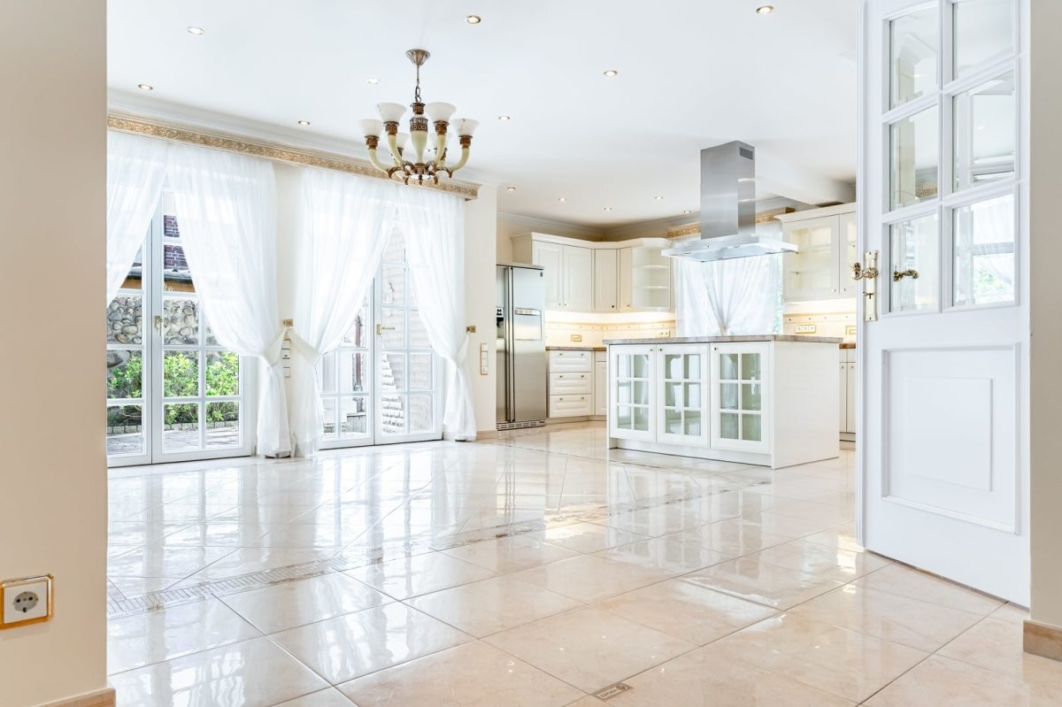 Immobilienangebot - Hamburg / Volksdorf - Alle - Repräsentative Villa mit exklusiver Ausstattung in bester Lage von Hamburg-Volksdorf!