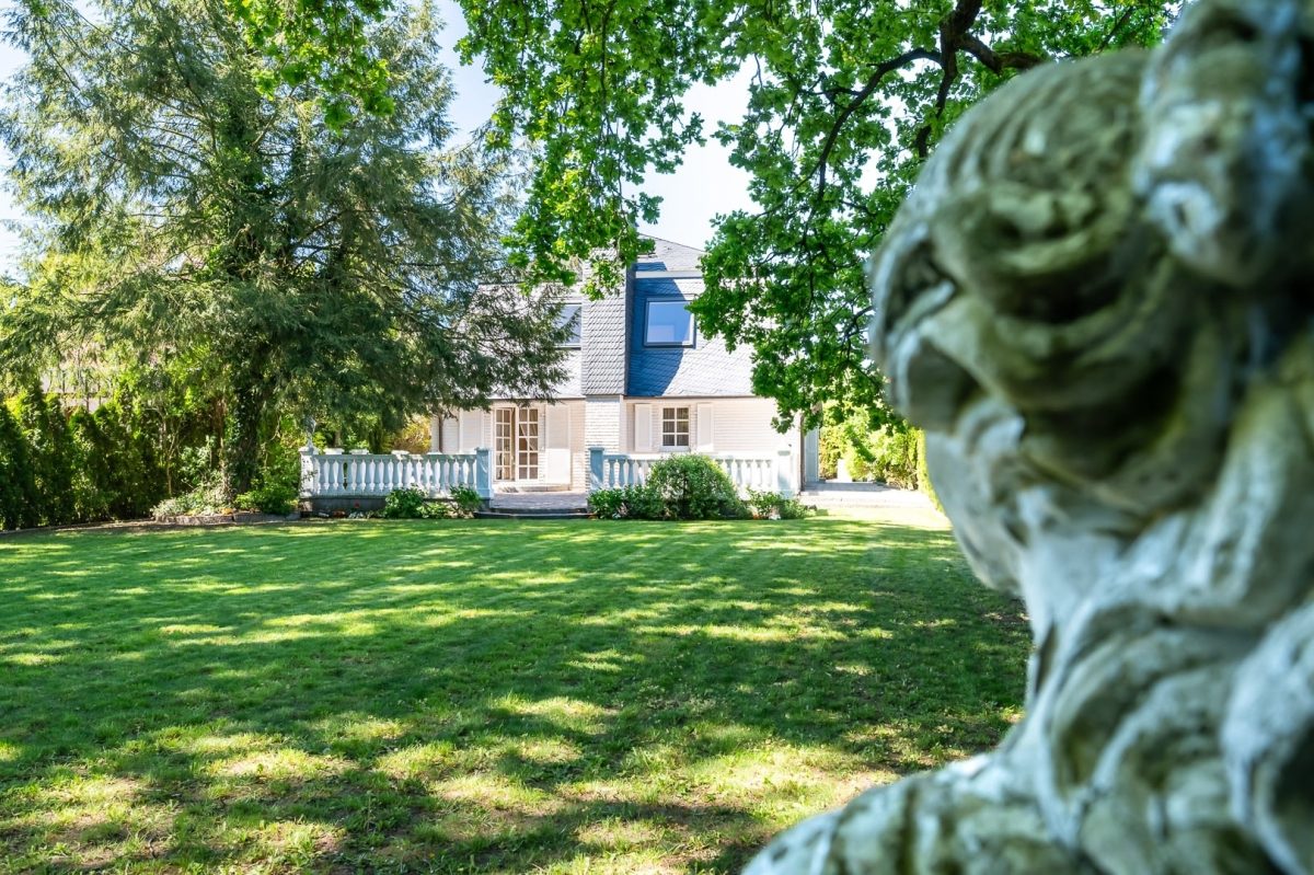 Immobilienangebot - Hamburg / Volksdorf - Alle - Repräsentative Villa mit exklusiver Ausstattung in bester Lage von Hamburg-Volksdorf!
