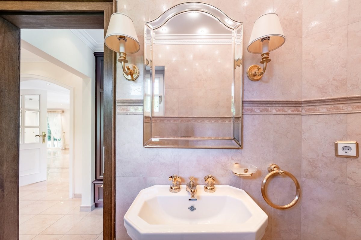 Immobilienangebot - Hamburg / Volksdorf - Alle - Repräsentative Villa mit exklusiver Ausstattung in bester Lage von Hamburg-Volksdorf!