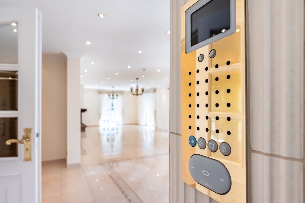Immobilienangebot - Hamburg / Volksdorf - Alle - Repräsentative Villa mit exklusiver Ausstattung in bester Lage von Hamburg-Volksdorf!