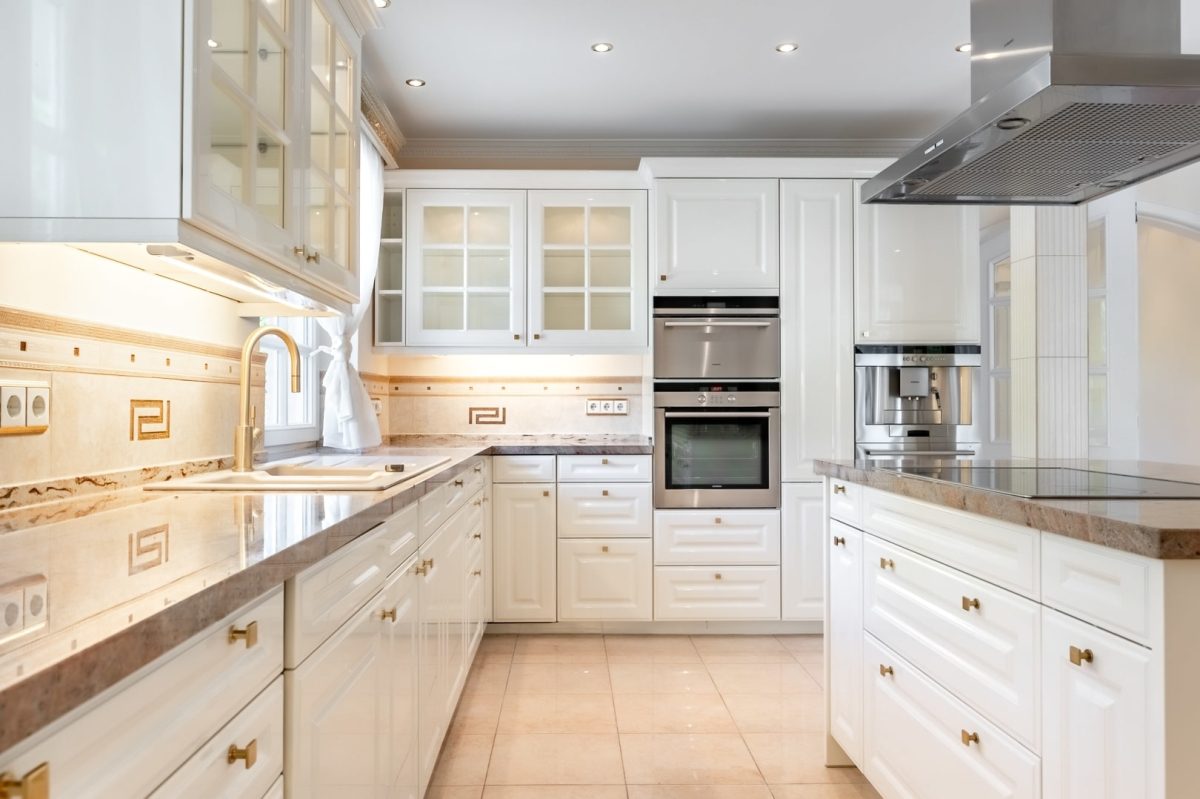 Immobilienangebot - Hamburg / Volksdorf - Alle - Repräsentative Villa mit exklusiver Ausstattung in bester Lage von Hamburg-Volksdorf!