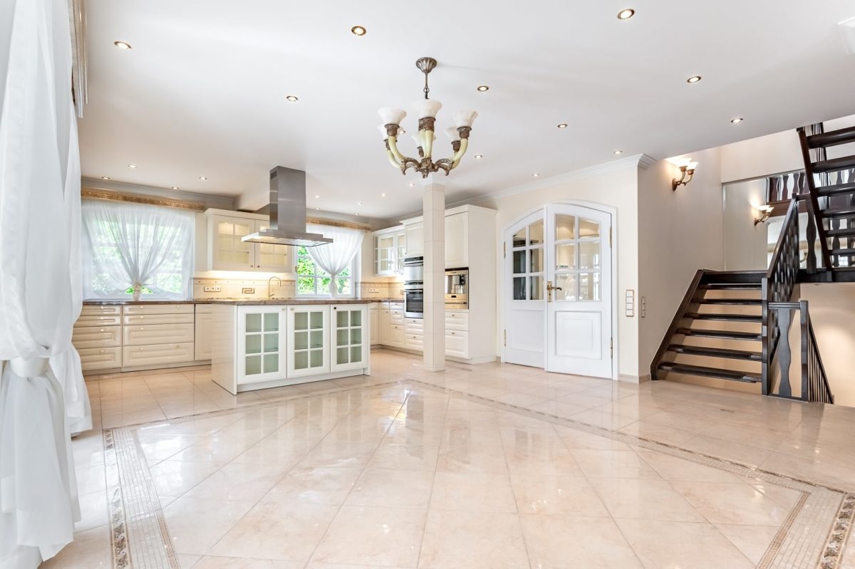 Immobilienangebot - Hamburg / Volksdorf - Alle - Repräsentative Villa mit exklusiver Ausstattung in bester Lage von Hamburg-Volksdorf!