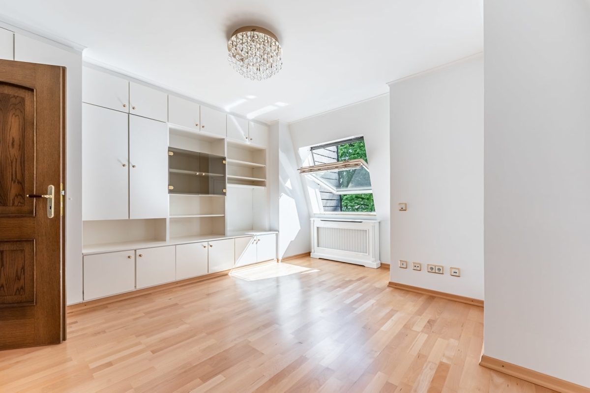 Immobilienangebot - Hamburg / Volksdorf - Alle - Repräsentative Villa mit exklusiver Ausstattung in bester Lage von Hamburg-Volksdorf!