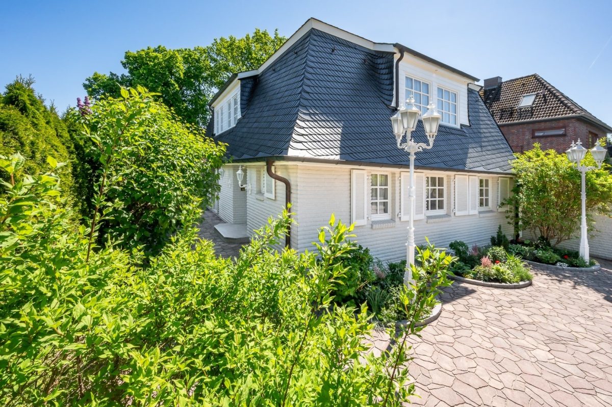 Immobilienangebot - Hamburg / Volksdorf - Alle - Repräsentative Villa mit exklusiver Ausstattung in bester Lage von Hamburg-Volksdorf!