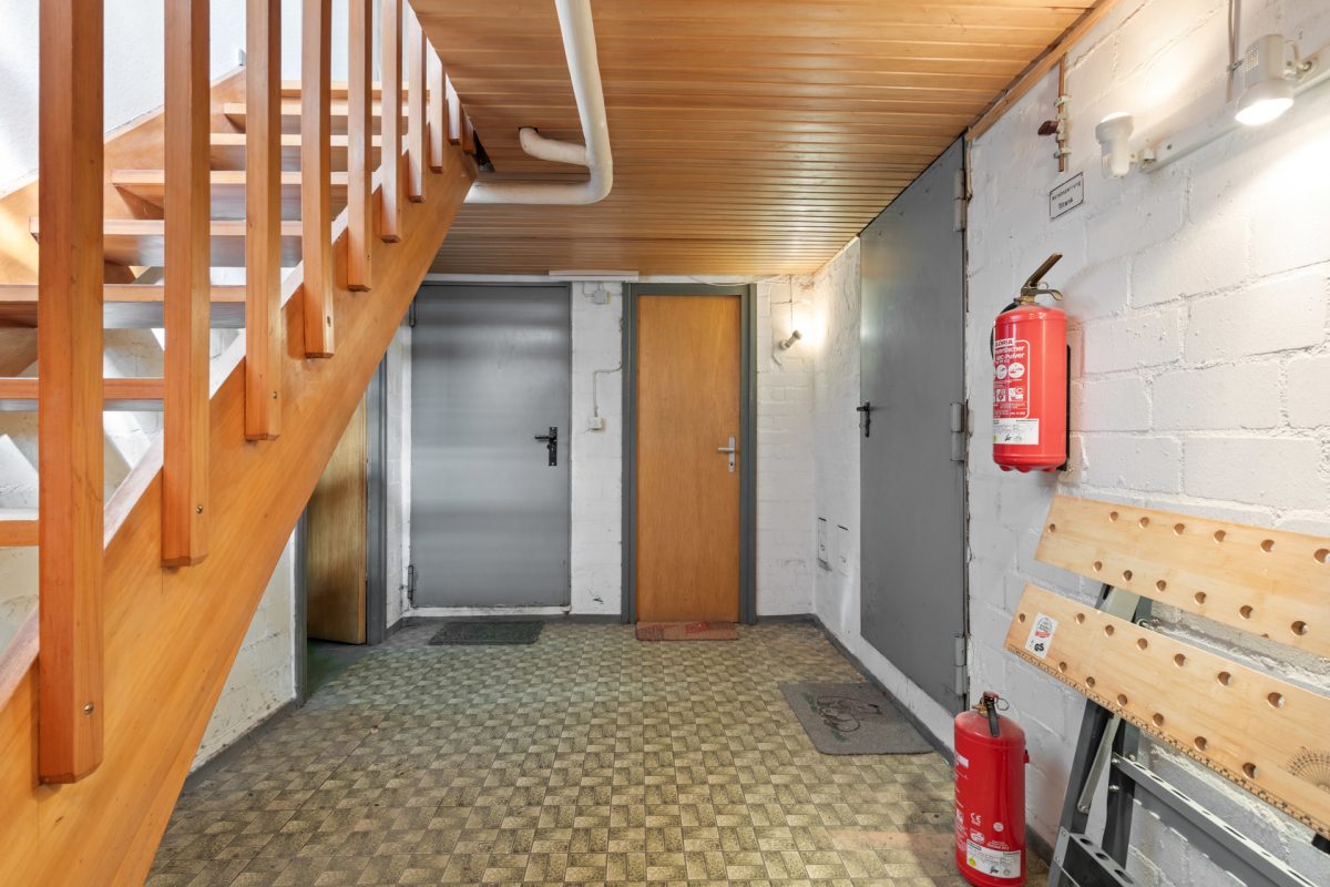 Immobilienangebot - Hamburg / Rahlstedt - Alle - Wer macht mich wieder schön?! Einfamilienhaus in ruhiger Nebenstraße nah am Naturschutzgebiet !
