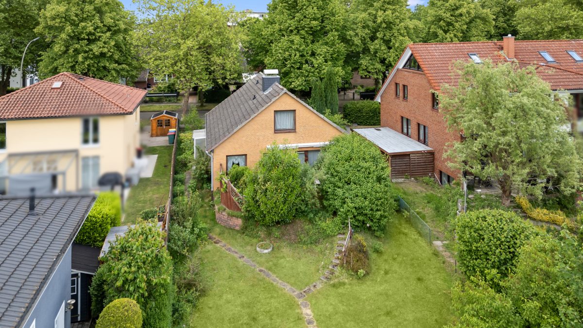 Immobilienangebot - Hamburg / Rahlstedt - Alle - Wer macht mich wieder schön?! Einfamilienhaus in ruhiger Nebenstraße nah am Naturschutzgebiet !