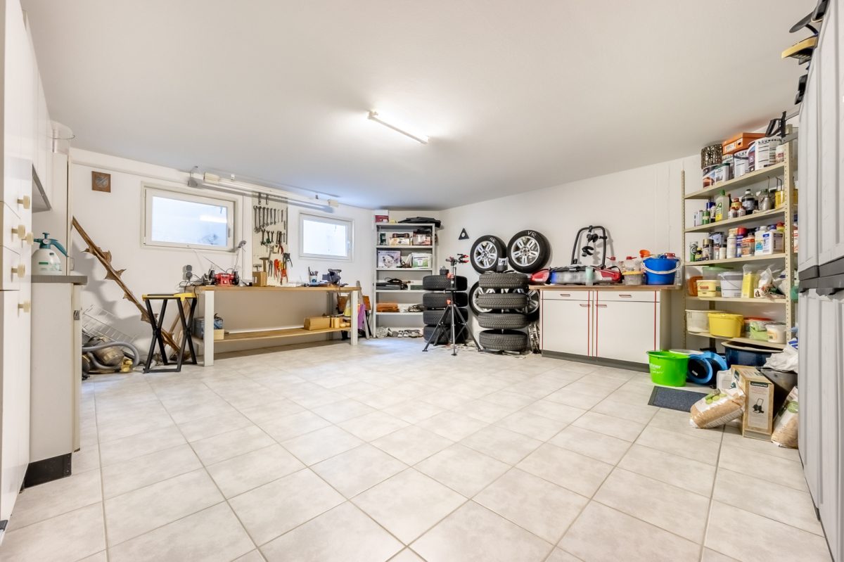 Immobilienangebot - Sahms - Alle - Wohlfühloase am Sackgassenende: Niedrigenergiehaus mit wunderschönem Garten, Ausbauoption und Carport