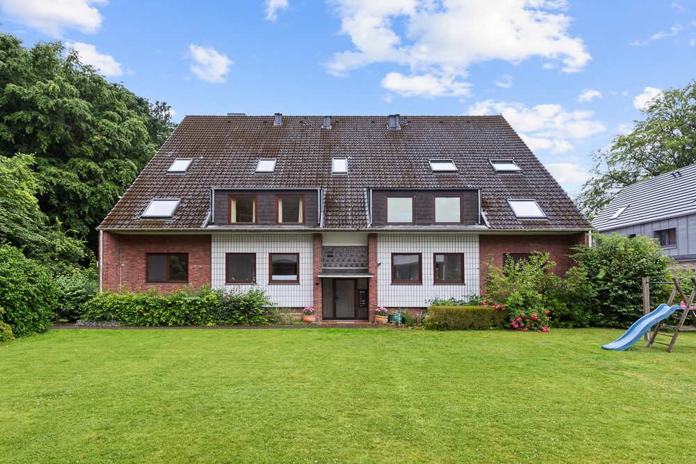 Immobilienangebot - Hamburg / Meiendorf - Alle - Großzügige 4-Zimmer-Wohnung mit Balkon, Keller und 2 Tiefgaragenstellplätzen in ruhiger Sackgassenlage