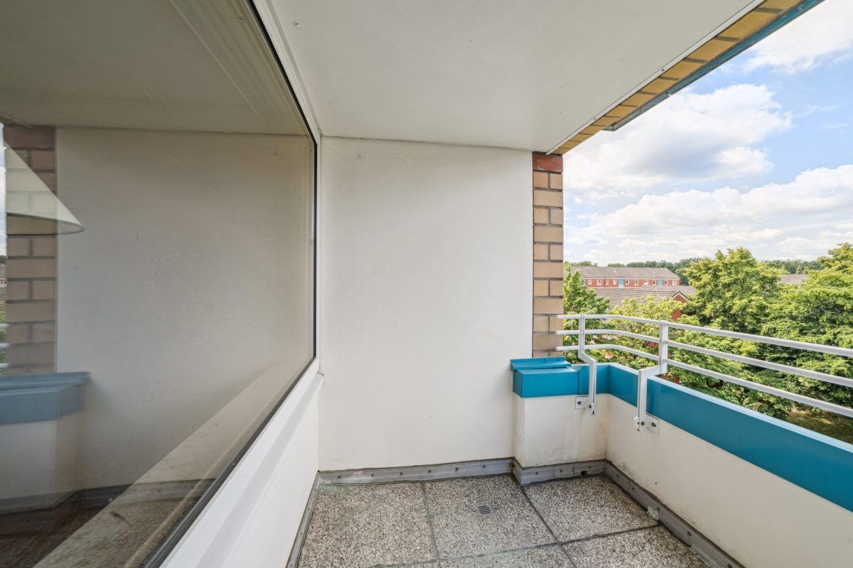 Immobilienangebot - Hamburg / Sasel - Alle - Schöne 1-Zimmer-Wohnung: Mit überragendem Blick ins Grüne über die Dächer von Hamburg-Sasel