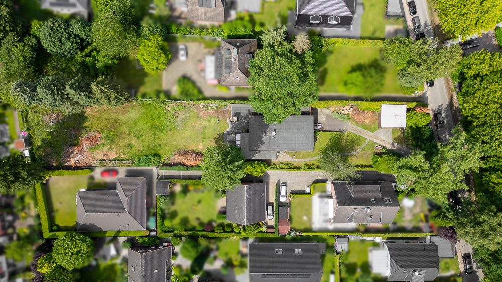Immobilienangebot - Hamburg / Rahlstedt - Alle - Baugrundstück ohne Baubindung für bis zu drei Einzelhäuser in ruhiger Wohnlage von Rahlstedt!