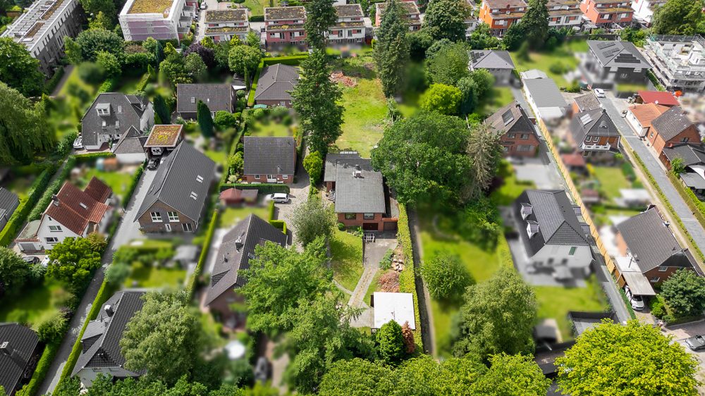 Immobilienangebot - Hamburg / Rahlstedt - Alle - Baugrundstück ohne Baubindung für bis zu drei Einzelhäuser in ruhiger Wohnlage von Rahlstedt!