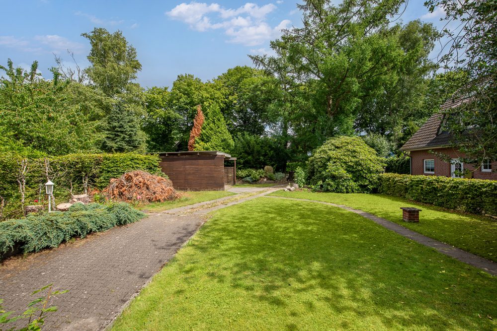 Immobilienangebot - Hamburg / Rahlstedt - Alle - Baugrundstück ohne Baubindung für bis zu drei Einzelhäuser in ruhiger Wohnlage von Rahlstedt!