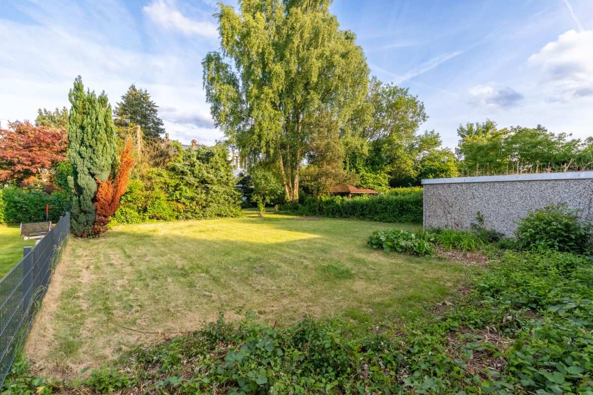 Immobilienangebot - Hamburg / Farmsen-Berne - Alle - Projektchance in Hamburg-Farmsen: Wohnbaugrundstück für bis zu 3 Häuser