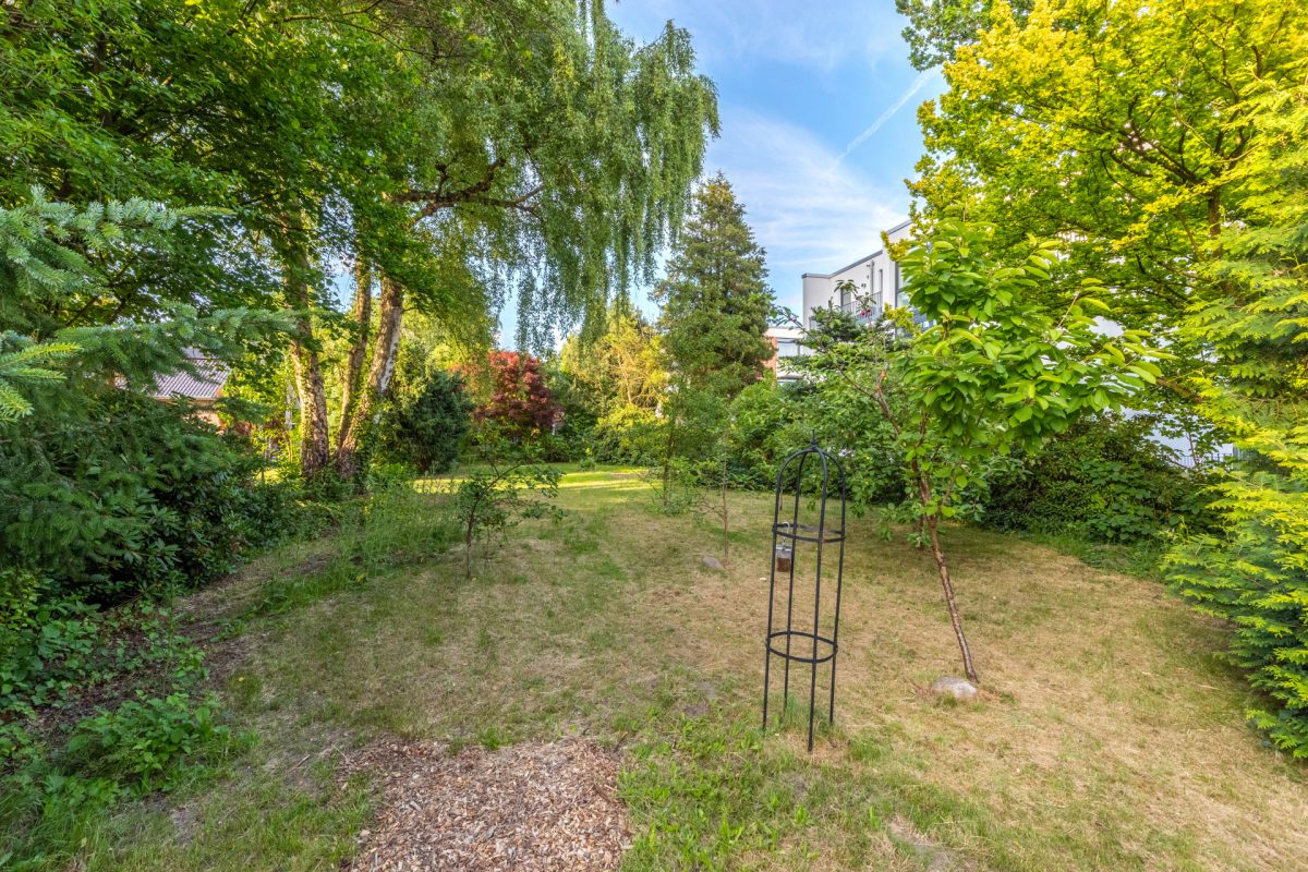 Immobilienangebot - Hamburg / Farmsen-Berne - Alle - Projektchance in Hamburg-Farmsen: Wohnbaugrundstück für bis zu 3 Häuser