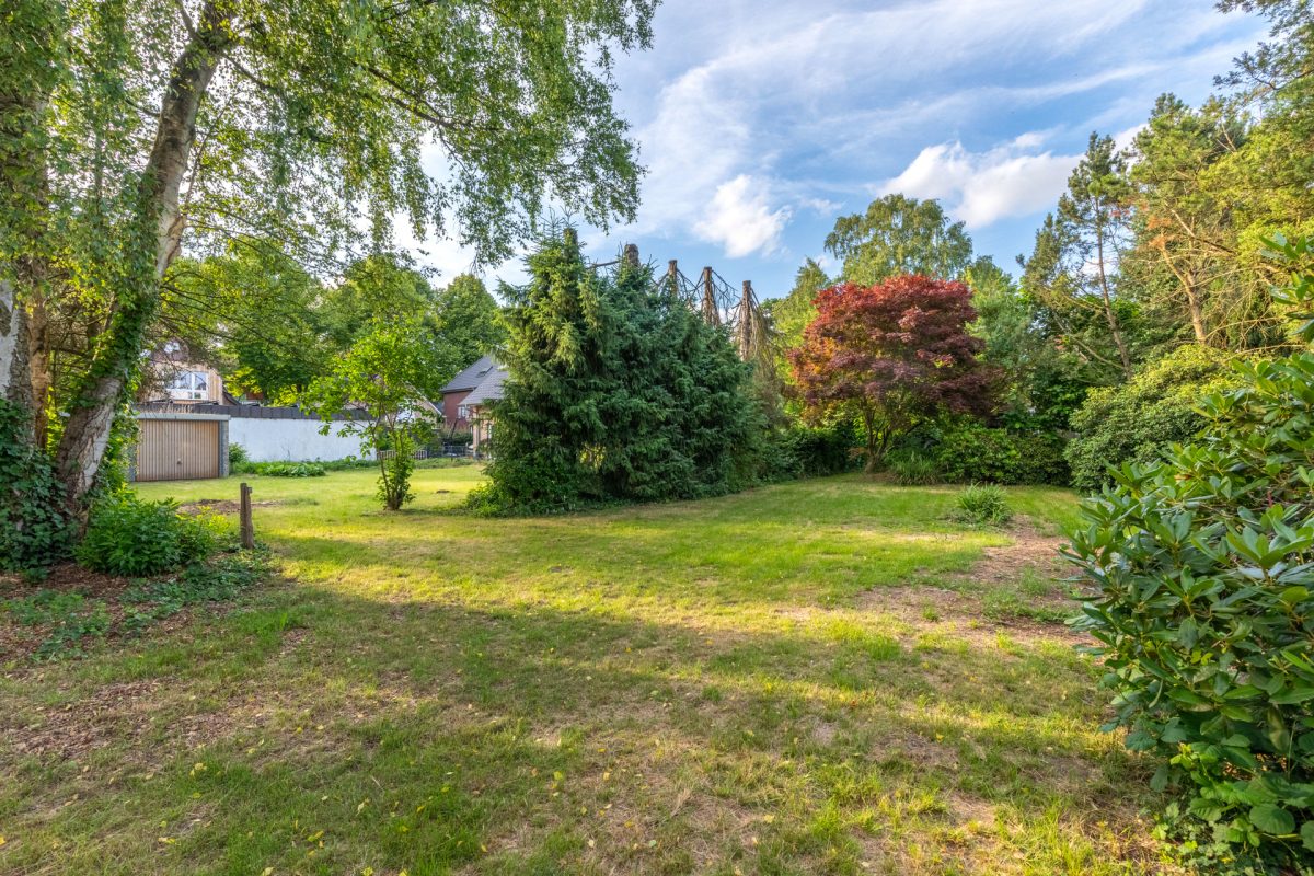 Immobilienangebot - Hamburg / Farmsen-Berne - Alle - Projektchance in Hamburg-Farmsen: Wohnbaugrundstück für bis zu 3 Häuser