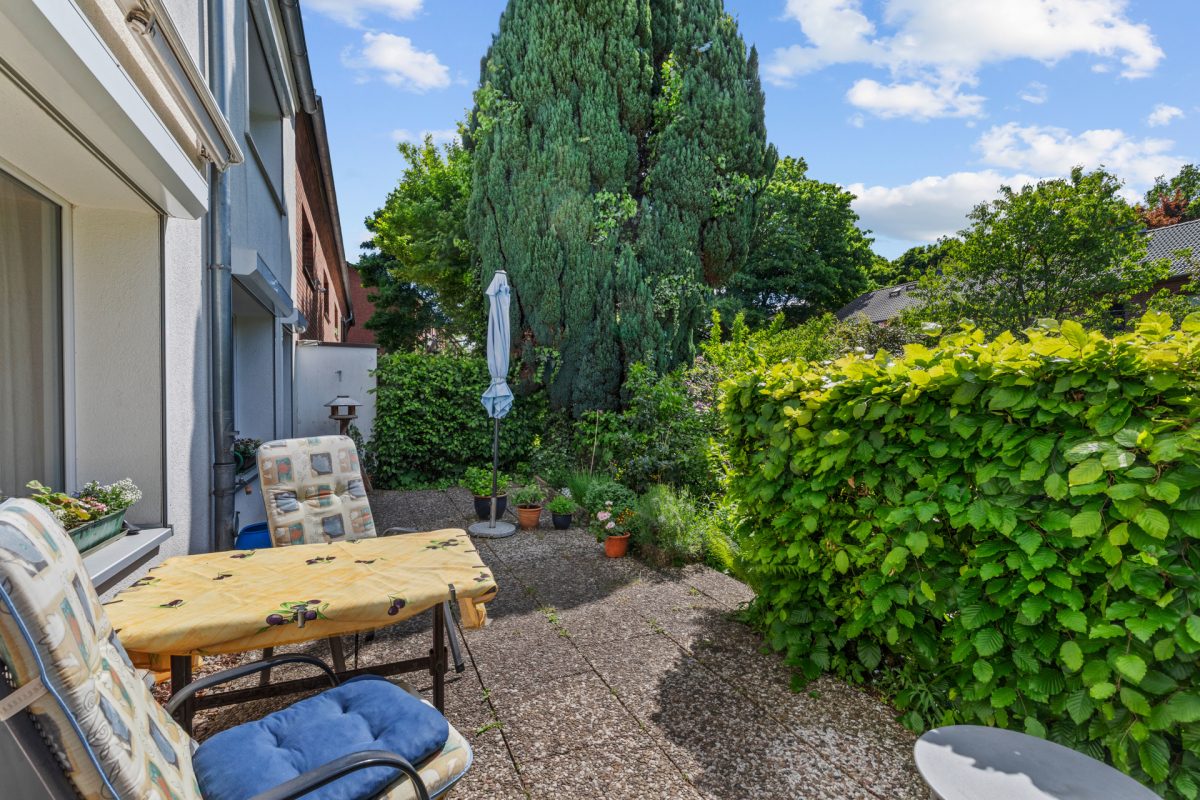 Immobilienangebot - Hamburg / Rahlstedt - Alle - Bezugsfrei ab 01.07.2026 ! Großzügiges Doppelreihenhaus mit 2 Einheiten in ruhiger Anliegerstraße !