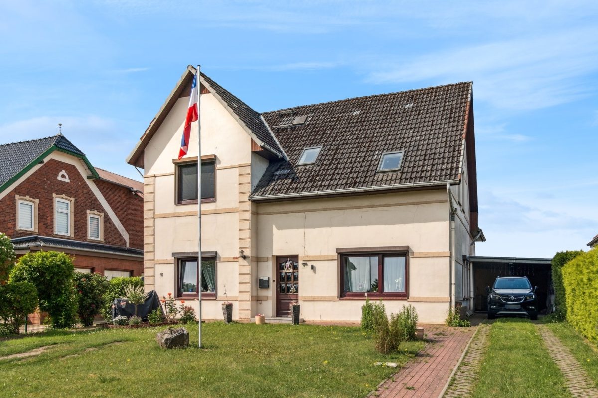Immobilienangebot - Lüchow - Alle - Gepflegtes Zweifamilienhaus mit Garten, Dachterrasse und zwei separaten Eingängen