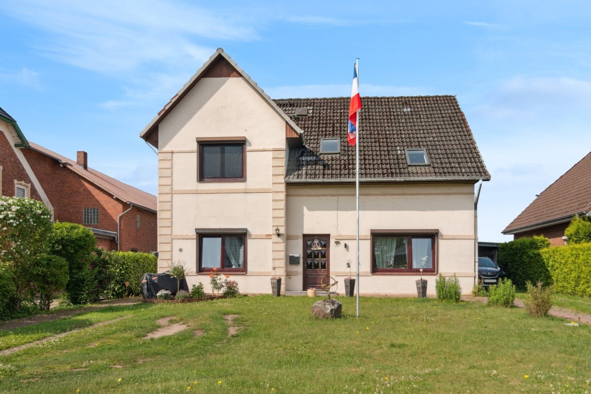Immobilienangebot - Lüchow - Alle - Gepflegtes Zweifamilienhaus mit Garten, Dachterrasse und zwei separaten Eingängen