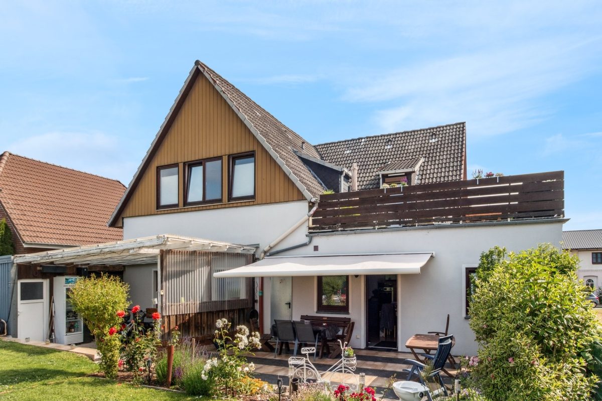Immobilienangebot - Lüchow - Alle - Gepflegtes Zweifamilienhaus mit Garten, Dachterrasse und zwei separaten Eingängen