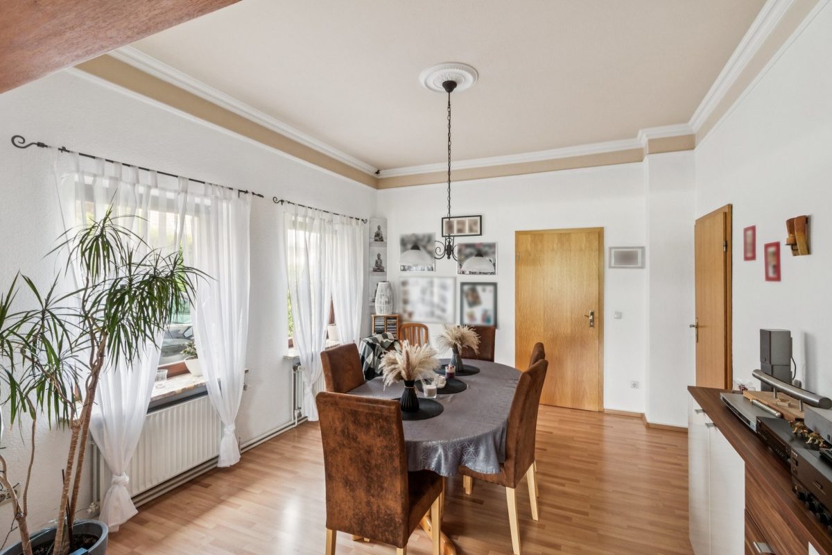 Immobilienangebot - Lüchow - Alle - Gepflegtes Zweifamilienhaus mit Garten, Dachterrasse und zwei separaten Eingängen