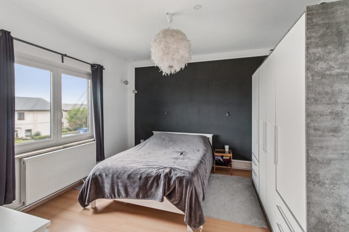 Immobilienangebot - Lüchow - Alle - Gepflegtes Zweifamilienhaus mit Garten, Dachterrasse und zwei separaten Eingängen