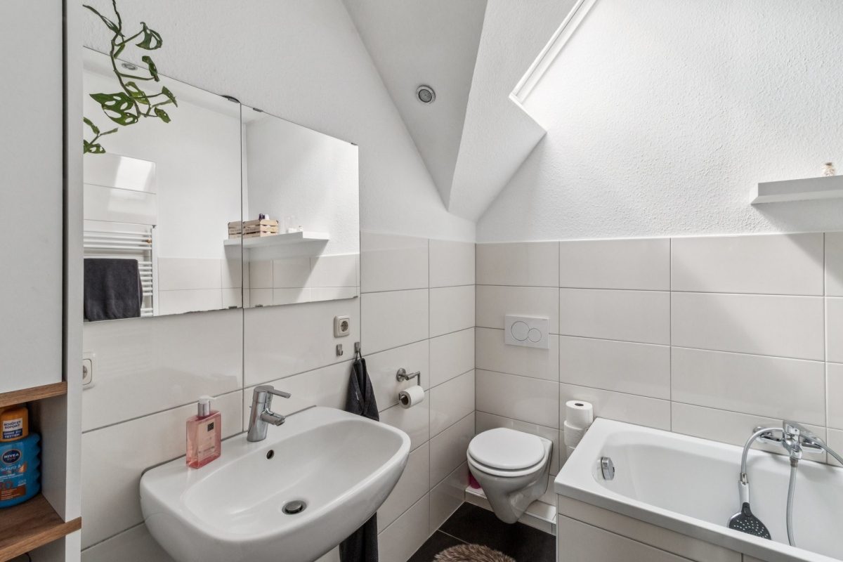 Immobilienangebot - Lüchow - Alle - Gepflegtes Zweifamilienhaus mit Garten, Dachterrasse und zwei separaten Eingängen
