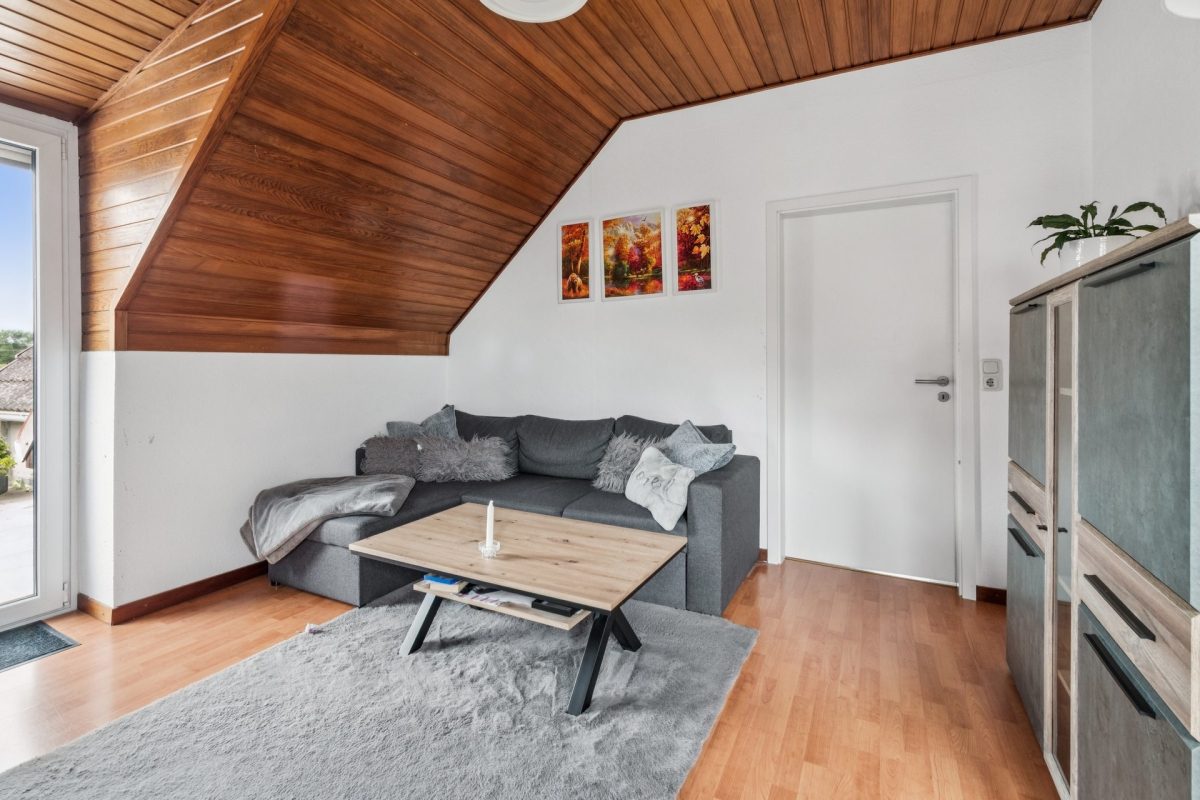 Immobilienangebot - Lüchow - Alle - Gepflegtes Zweifamilienhaus mit Garten, Dachterrasse und zwei separaten Eingängen