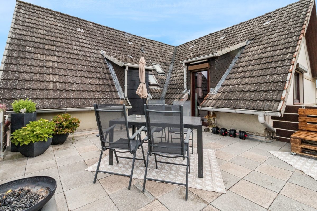 Immobilienangebot - Lüchow - Alle - Gepflegtes Zweifamilienhaus mit Garten, Dachterrasse und zwei separaten Eingängen