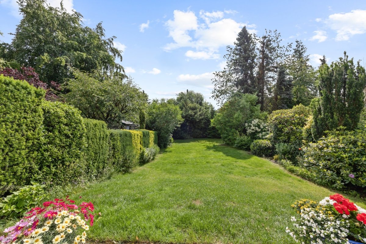 Immobilienangebot - Hamburg / Rahlstedt - Alle - Doppelhaushälfte in ruhiger Wohnlage mit Garten in Oldenfelde