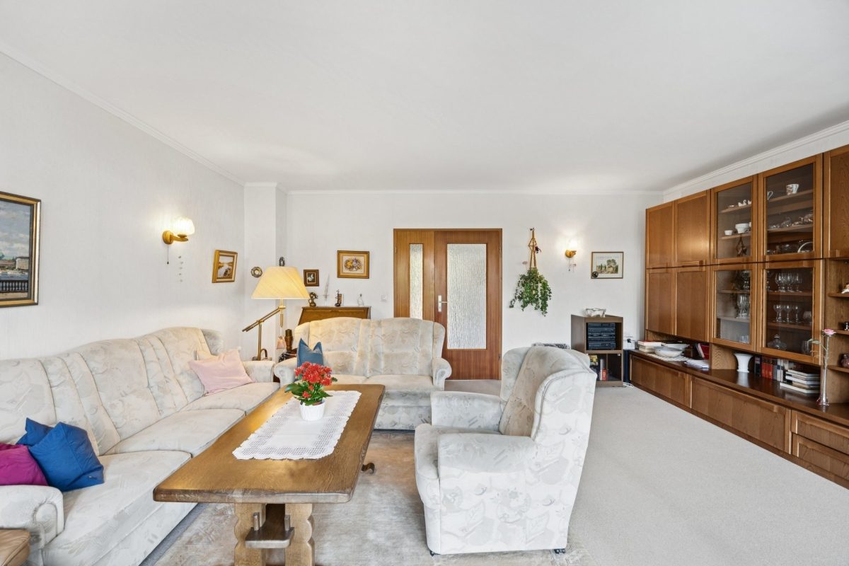 Immobilienangebot - Hamburg / Rahlstedt - Alle - Doppelhaushälfte in ruhiger Wohnlage mit Garten in Oldenfelde