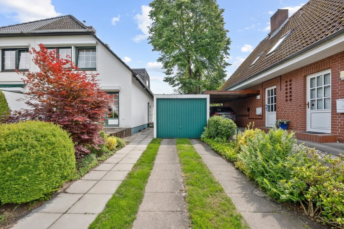 Immobilienangebot - Hamburg / Rahlstedt - Alle - Doppelhaushälfte in ruhiger Wohnlage mit Garten in Oldenfelde
