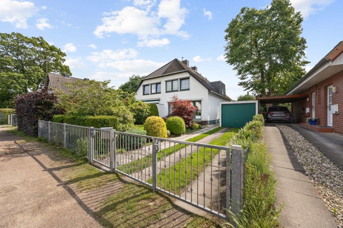 Immobilienangebot - Hamburg / Rahlstedt - Alle - Doppelhaushälfte in ruhiger Wohnlage mit Garten in Oldenfelde