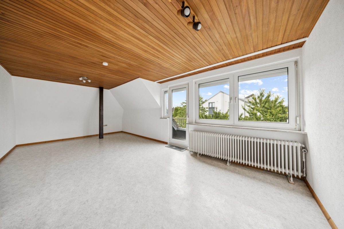 Immobilienangebot - Hamburg / Meiendorf - Alle - Haus mit 3 Wohneinheiten in ruhiger rückwärtiger Lage mit großem Garten