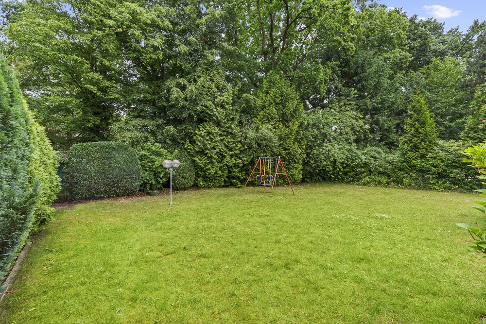 Immobilienangebot - Hamburg / Rahlstedt - Alle - Großzügiger Bungalow mit traumhaftem Garten, Garage und vielseitig nutzbarem Untergeschoss in ruhiger Lage