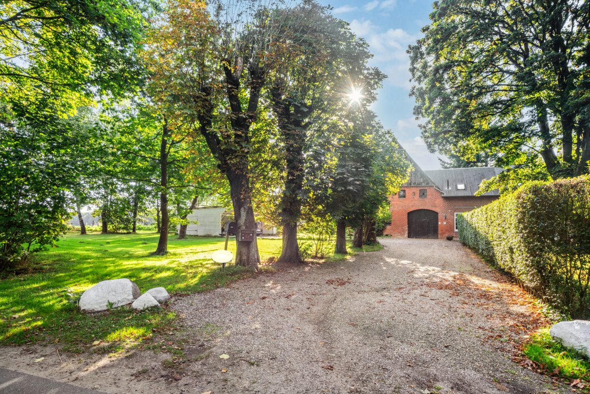 Immobilienangebot - Mehlbek - Alle - ----Alleinlage----
Resthof mit saniertem Wohnhaus