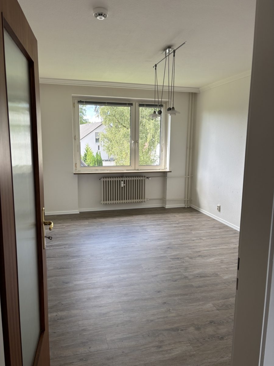 Immobilienangebot - Halstenbek - Alle - NUR NOCH WARTELISTE !!!
Helle 3-Zimmer-Wohnung mit Balkon in ruhiger Lage von Halstenbek  –