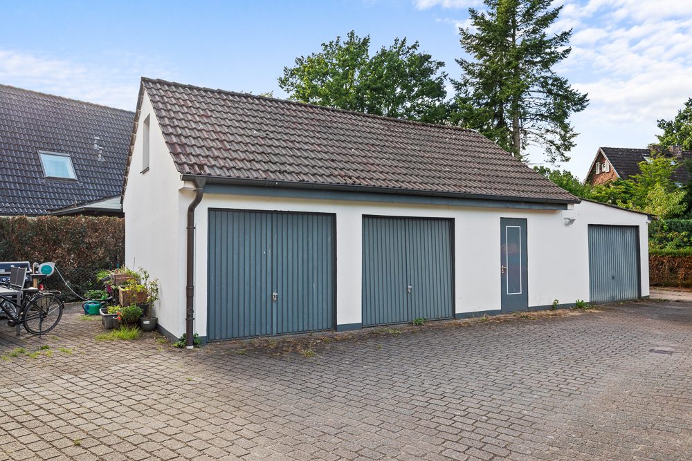 Immobilienangebot - Hamburg / Rahlstedt - Alle - Frei verfügbar ! Gepflegtes Einfamilienhaus mit Vollkeller und Nebengebäude & Garage für 2 Fahrzeuge