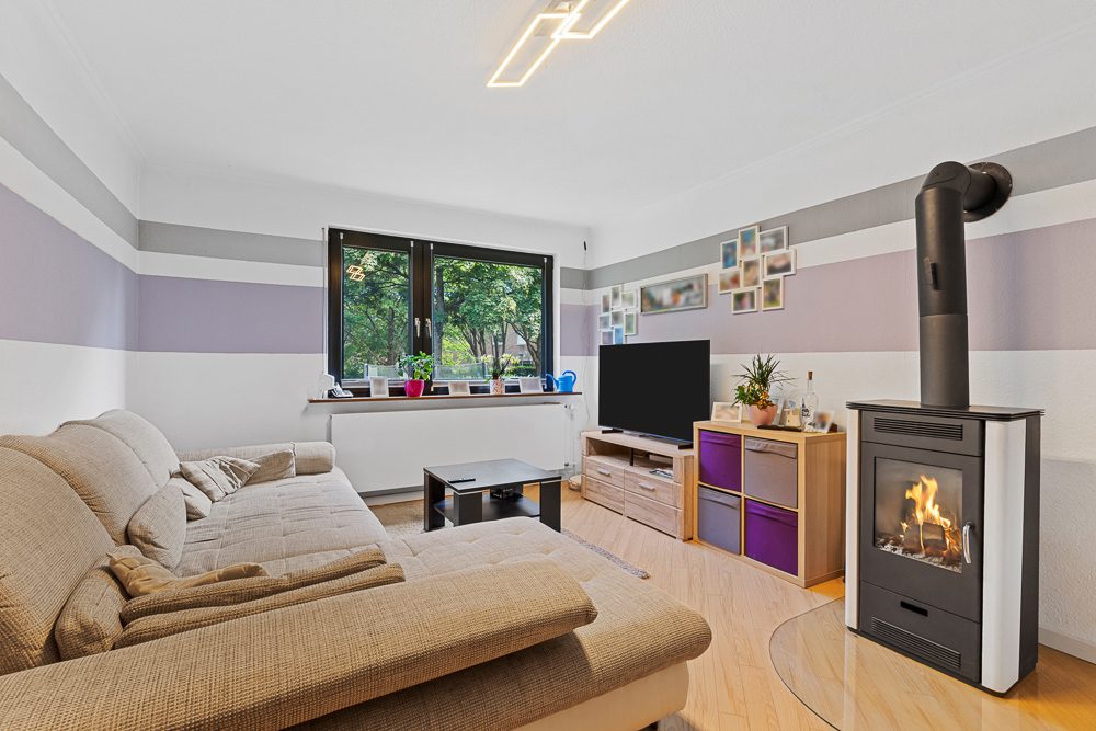 Immobilienangebot - Hamburg / Rahlstedt - Alle - Frei verfügbar ! Gepflegtes Einfamilienhaus mit Vollkeller und Nebengebäude & Garage für 2 Fahrzeuge