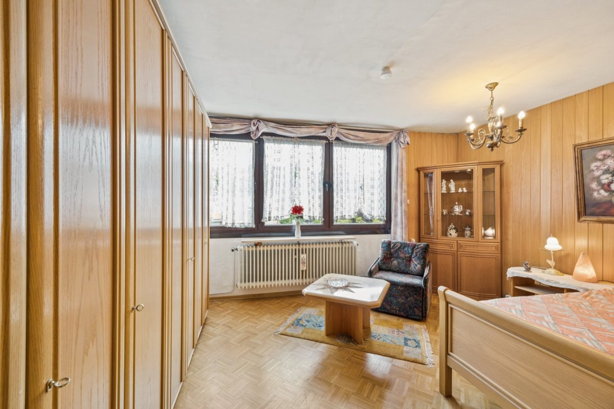 Immobilienangebot - Hamburg / Rahlstedt - Alle - Attraktive Lage: Reihenendhaus mit großem Wintergarten sowie Vollkeller und Garage